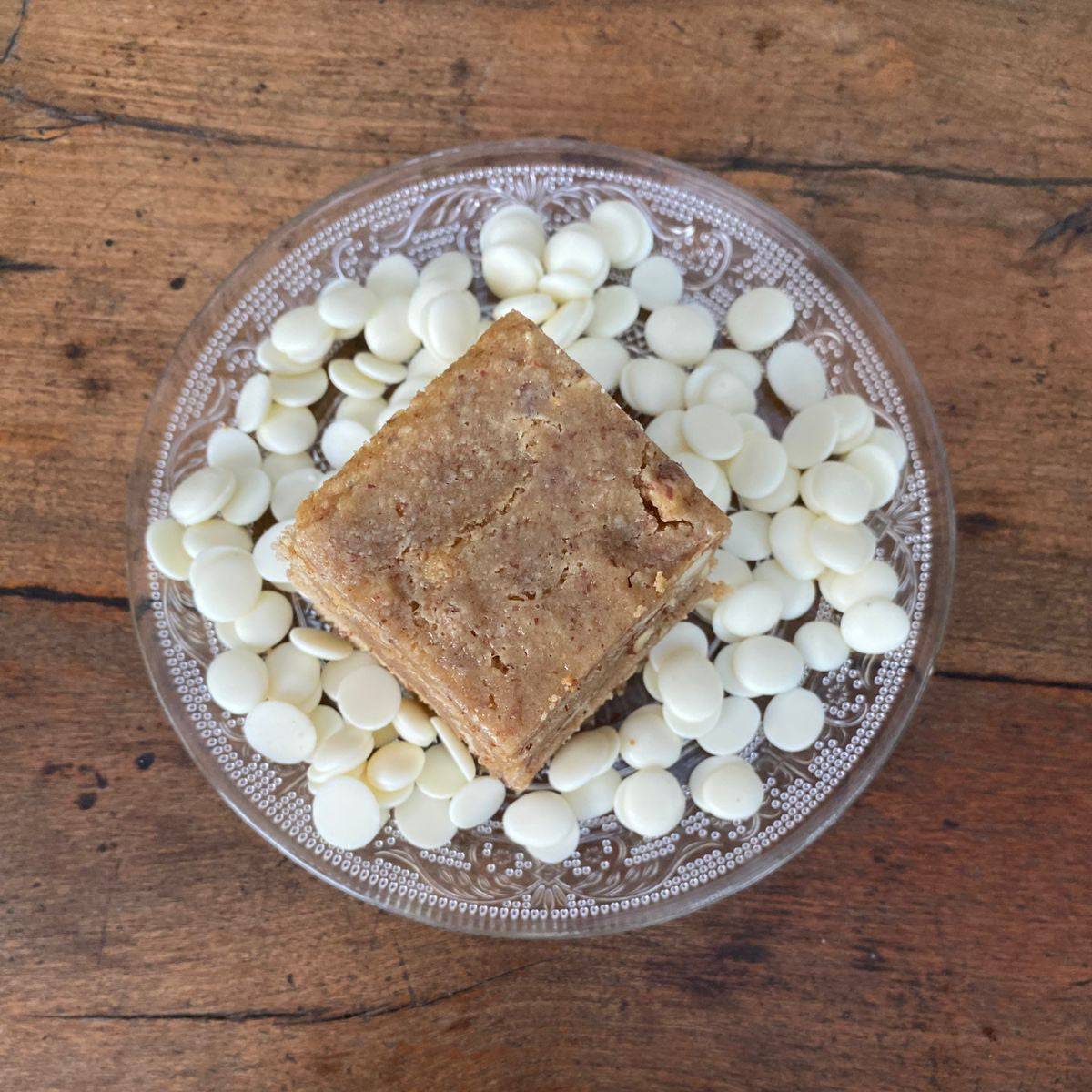 Brownie blanco y almendras (Blondie)